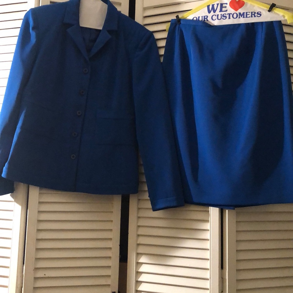 Suit skirt set